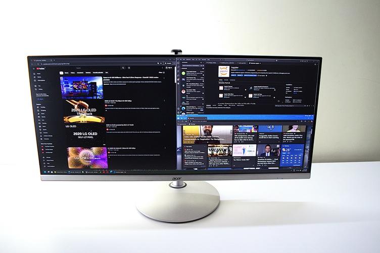 Monitor at its lowest height
