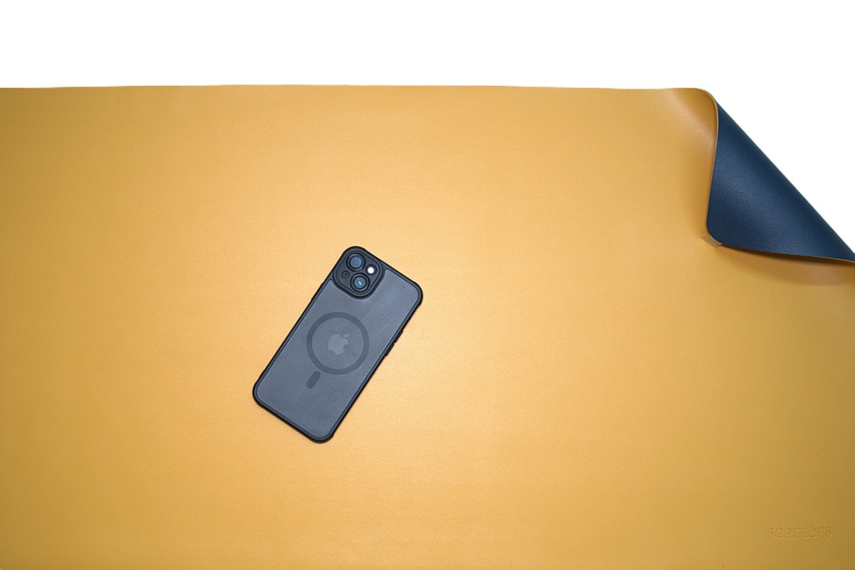 Dual colored desk mat, blue and yellow