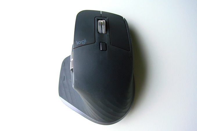 MX Master 3 on a white desk