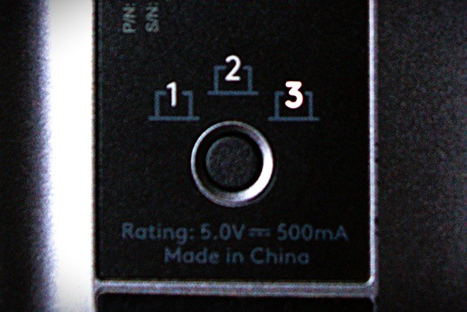 Connected device slot number on the MX Master 3 mouse is highlighted through this LED indicator